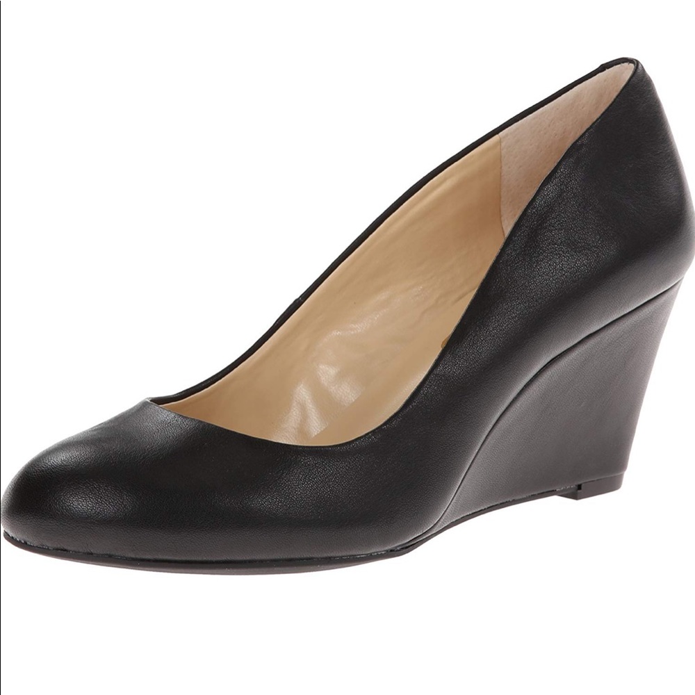 Jessica Simpson black wedges